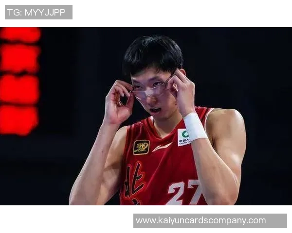 周琦为杜兰特全明星投票助阵暂列西部第九展现团队精神与支持